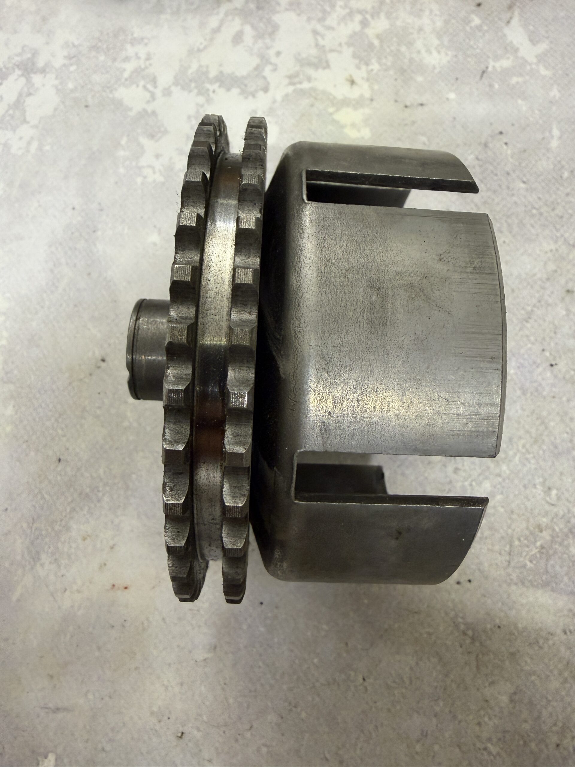 MZ ETZ 125 oraz 150 KOSZ sprzęgłowy DDR